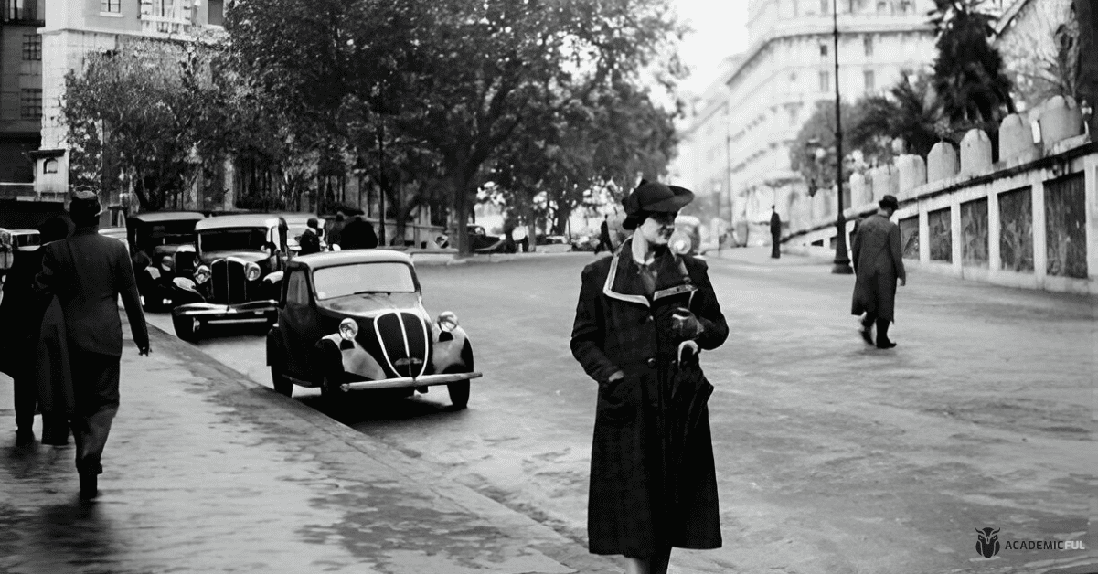 Black and white picture of a street in the 1920s